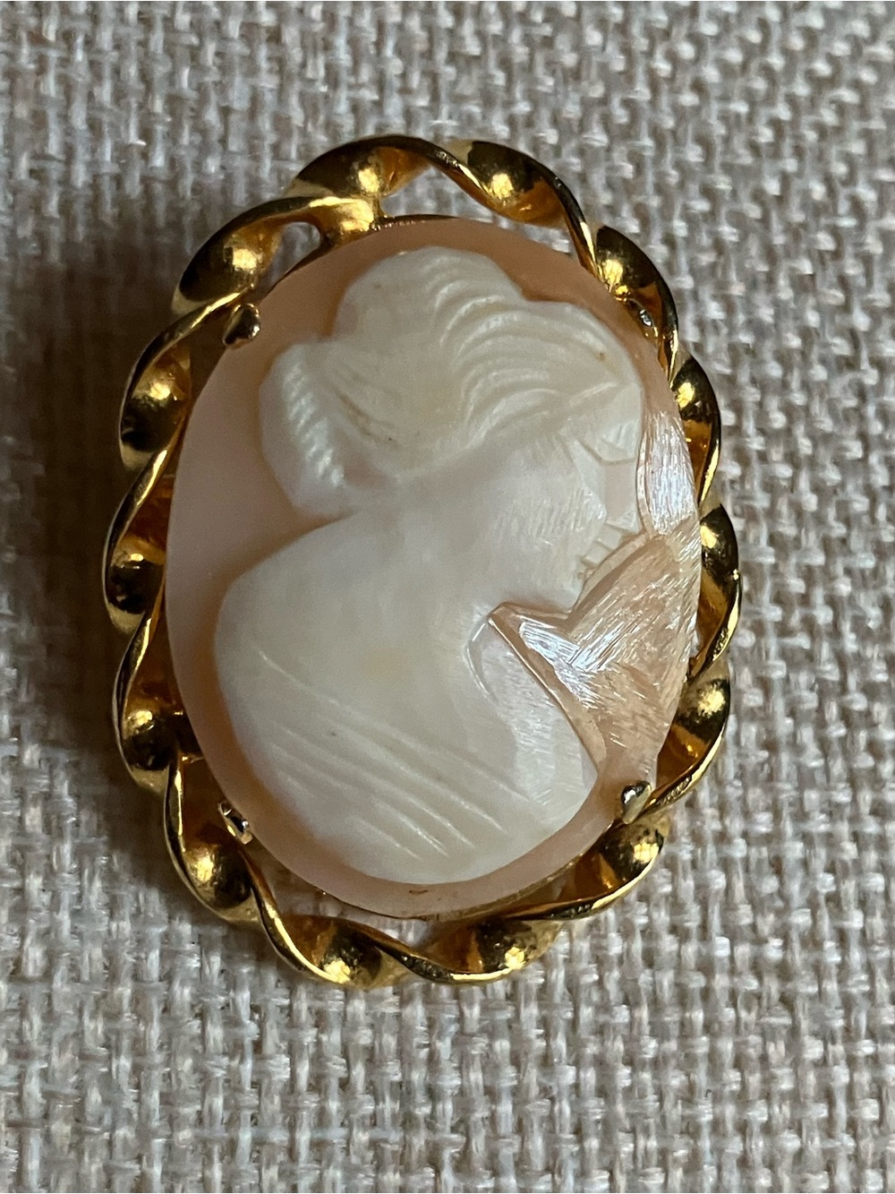 She’ll Cameo 1 1/2” Long - Picture 9 of 11